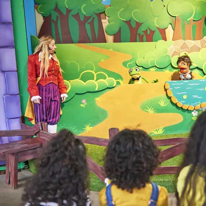 Kids watching show at DUPLO Valley Theatre