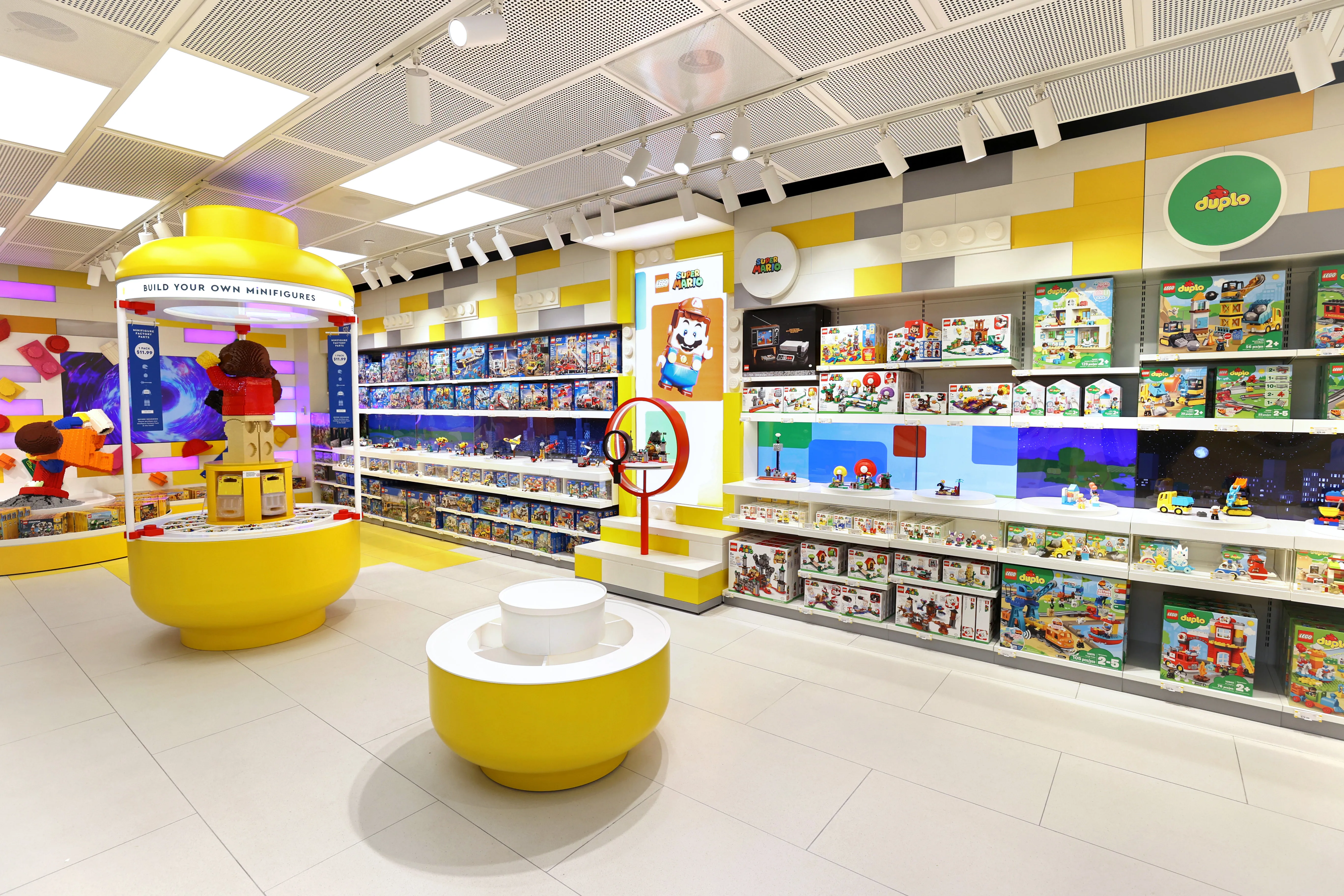 vinkel Afsnit værtinde The LEGO® Store | LEGOLAND® Windsor Resort