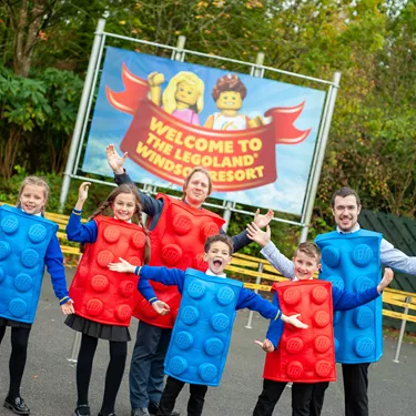 School Group at the entrance of the LEGOLAND Windsor Resort