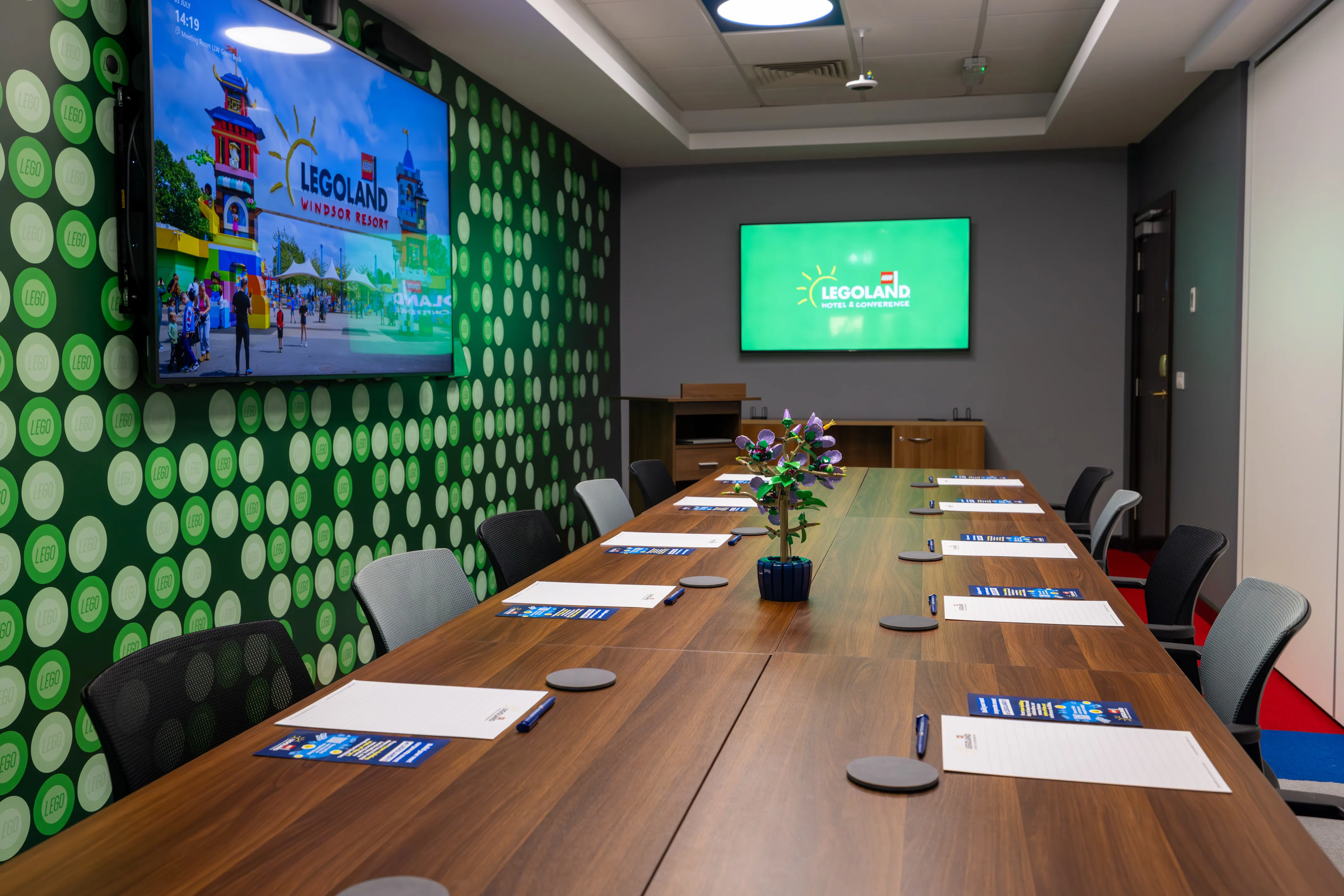 LLW Conference Room Stills (196 Of 205)