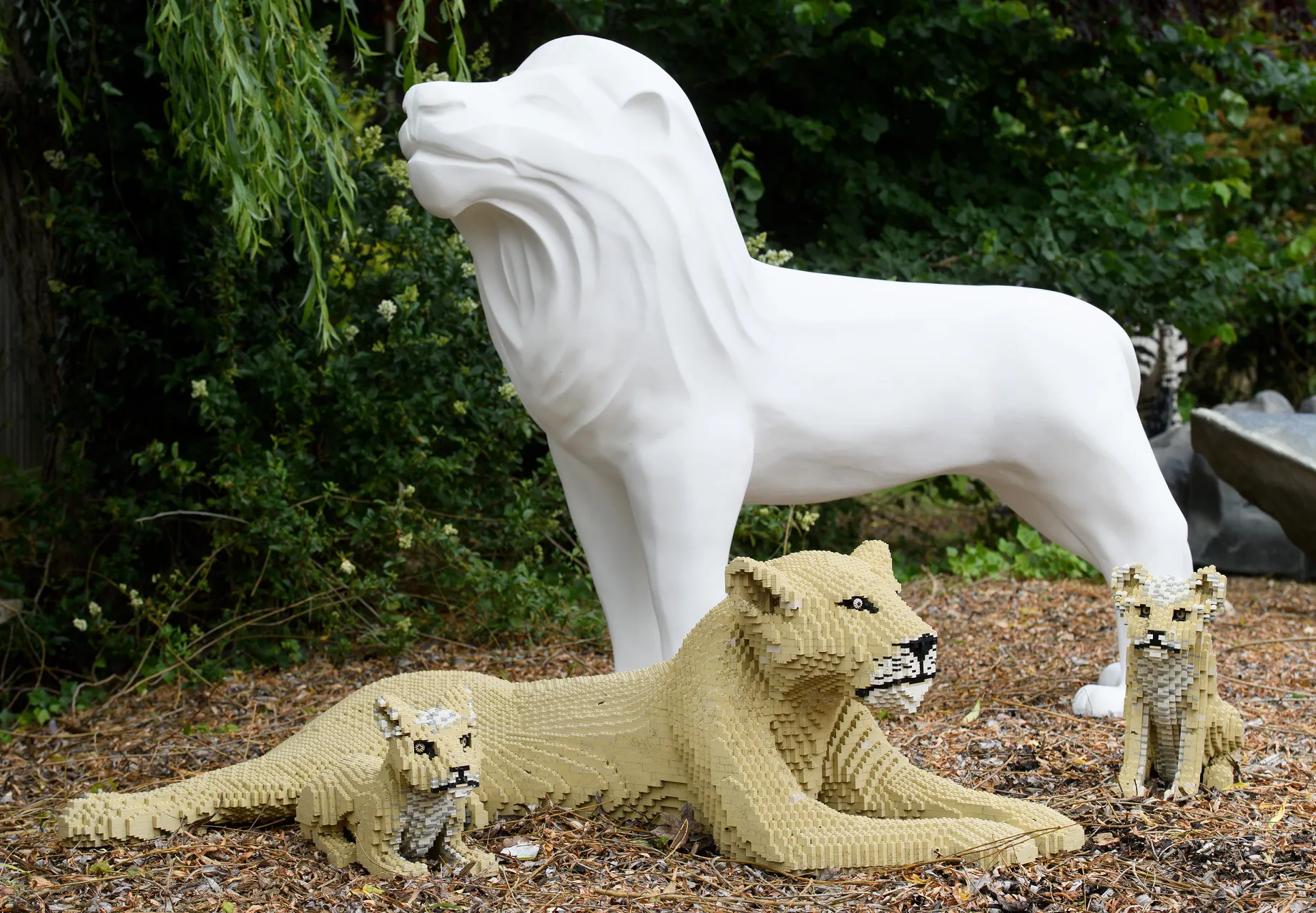 LEGOLAND Joins The Lions Of Windsor 2019 Pride - LEGO lions