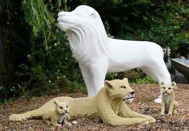 LEGOLAND Joins The Lions Of Windsor 2019 Pride - LEGO lions