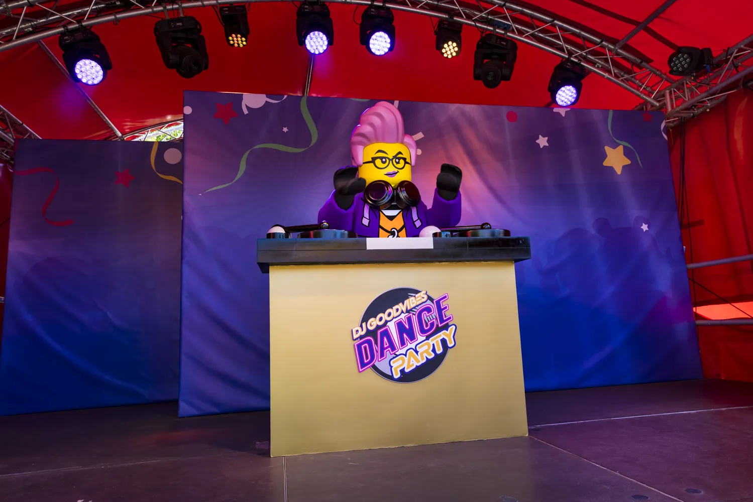 0S1A8712 Dance Zone