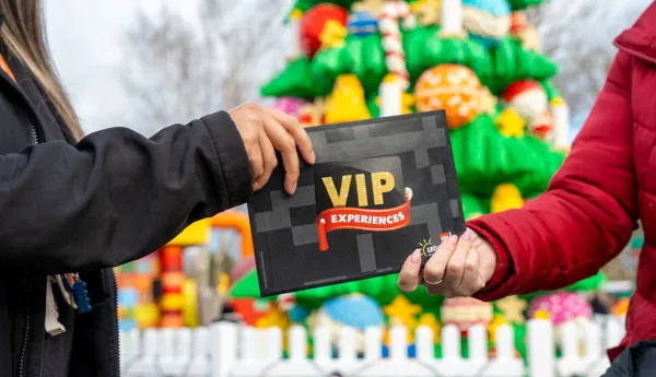 Family VIP Christmas Experience | LEGOLANDĀ® Windsor Resort