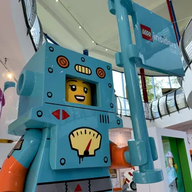 Minifigure Inside LEGO Insiders Clubhouse