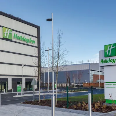 Exterior view of the Holiday Inn Bath Road hotel, a partner hotel of LEGOLAND Windsor