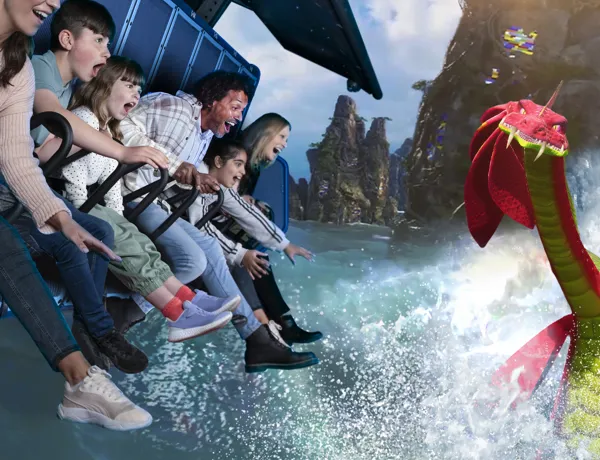 Families enjoying Flight of the Sky Lion with Duo the hydra
