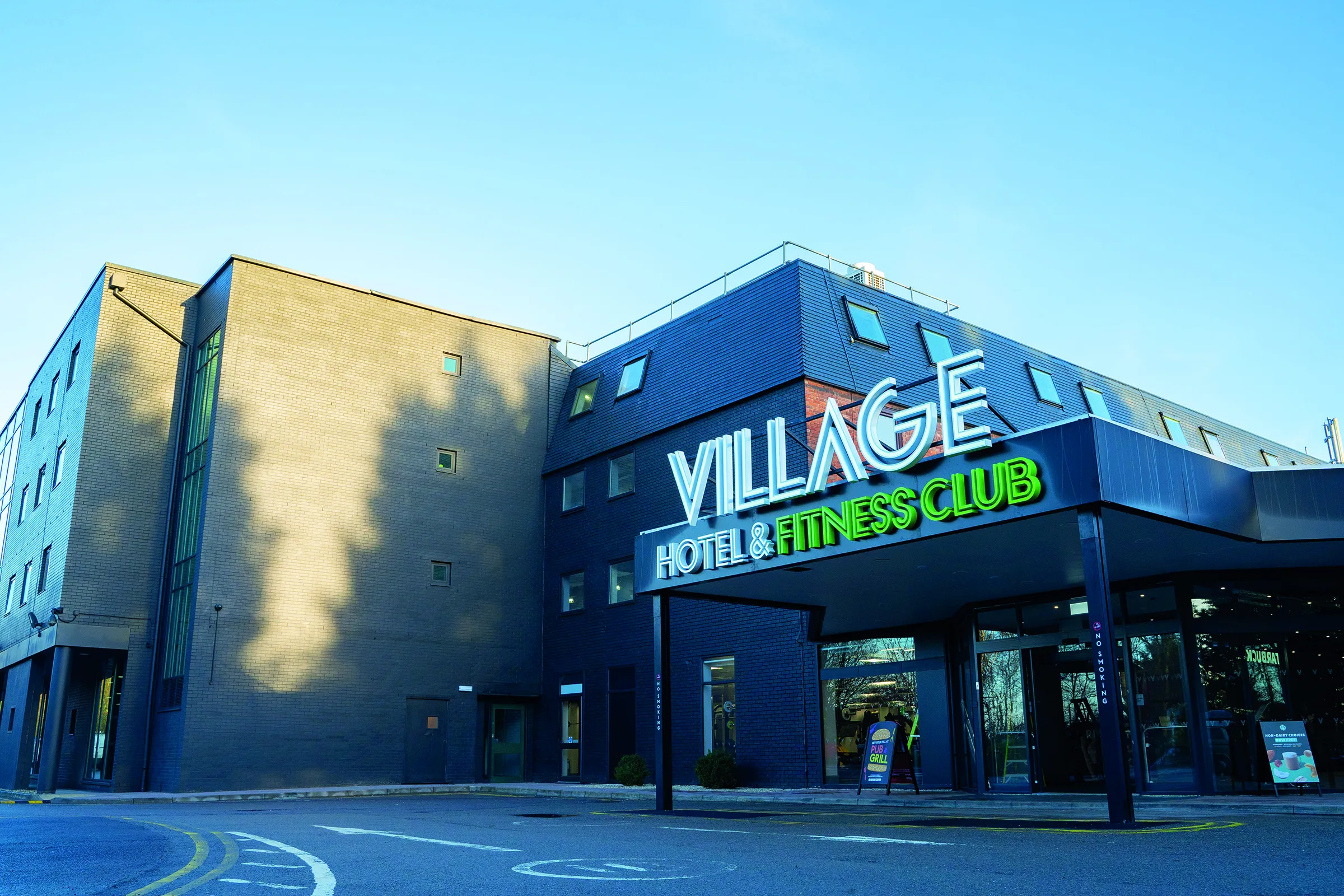 Village Hotel Bracknell Exterior