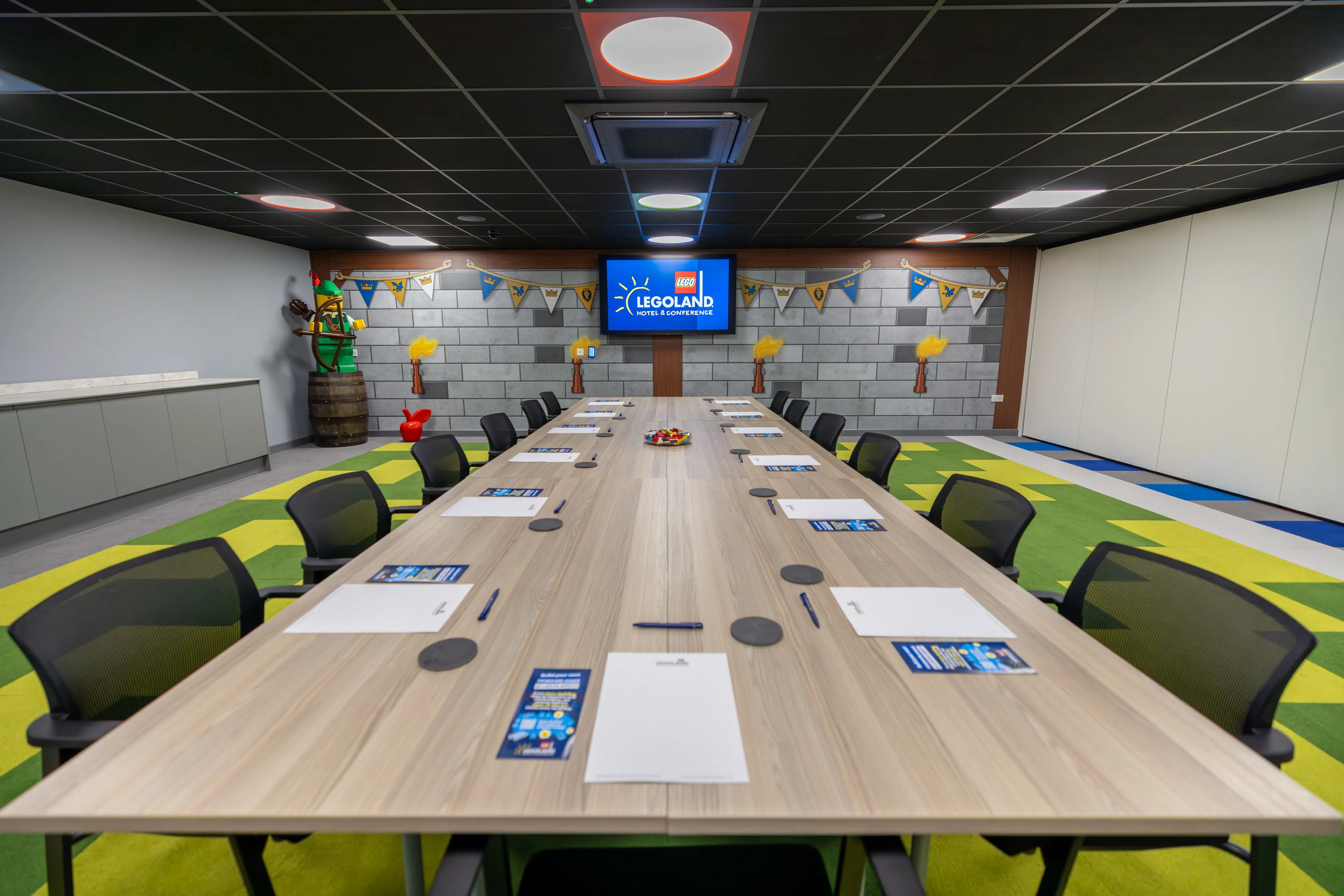 LLW Conference Room Stills (1 Of 205)